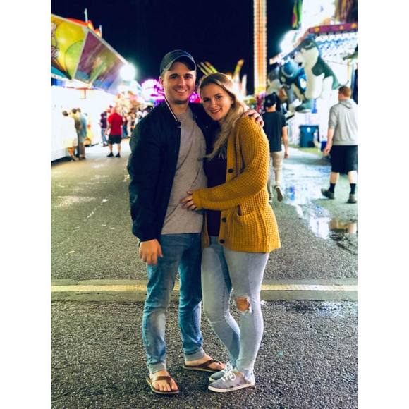 Meet your Posher, Kaytee - Picture 1 of 1